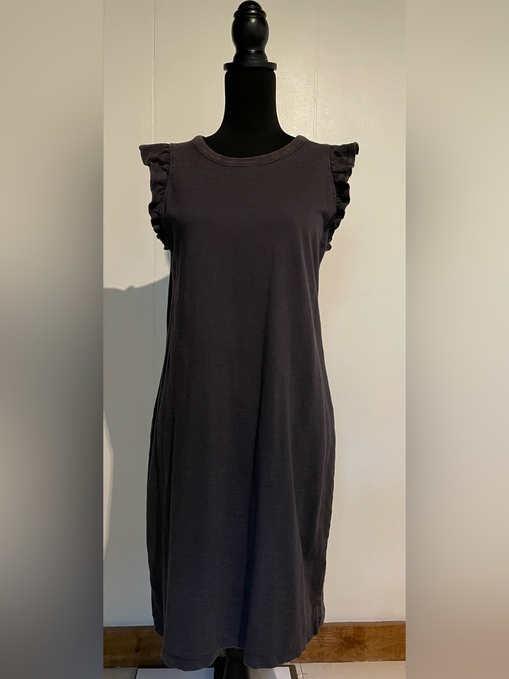 Universal Thread charcoal gray Crewneck Tee Dress with ruffle sleeve, M